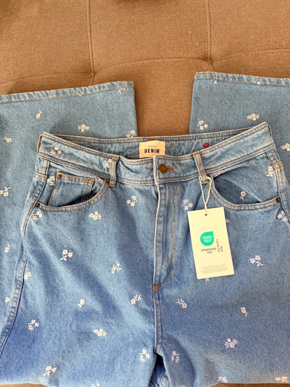 Sezane Le Crop Blue with White Embroidery Jeans - Picture 2 of 4